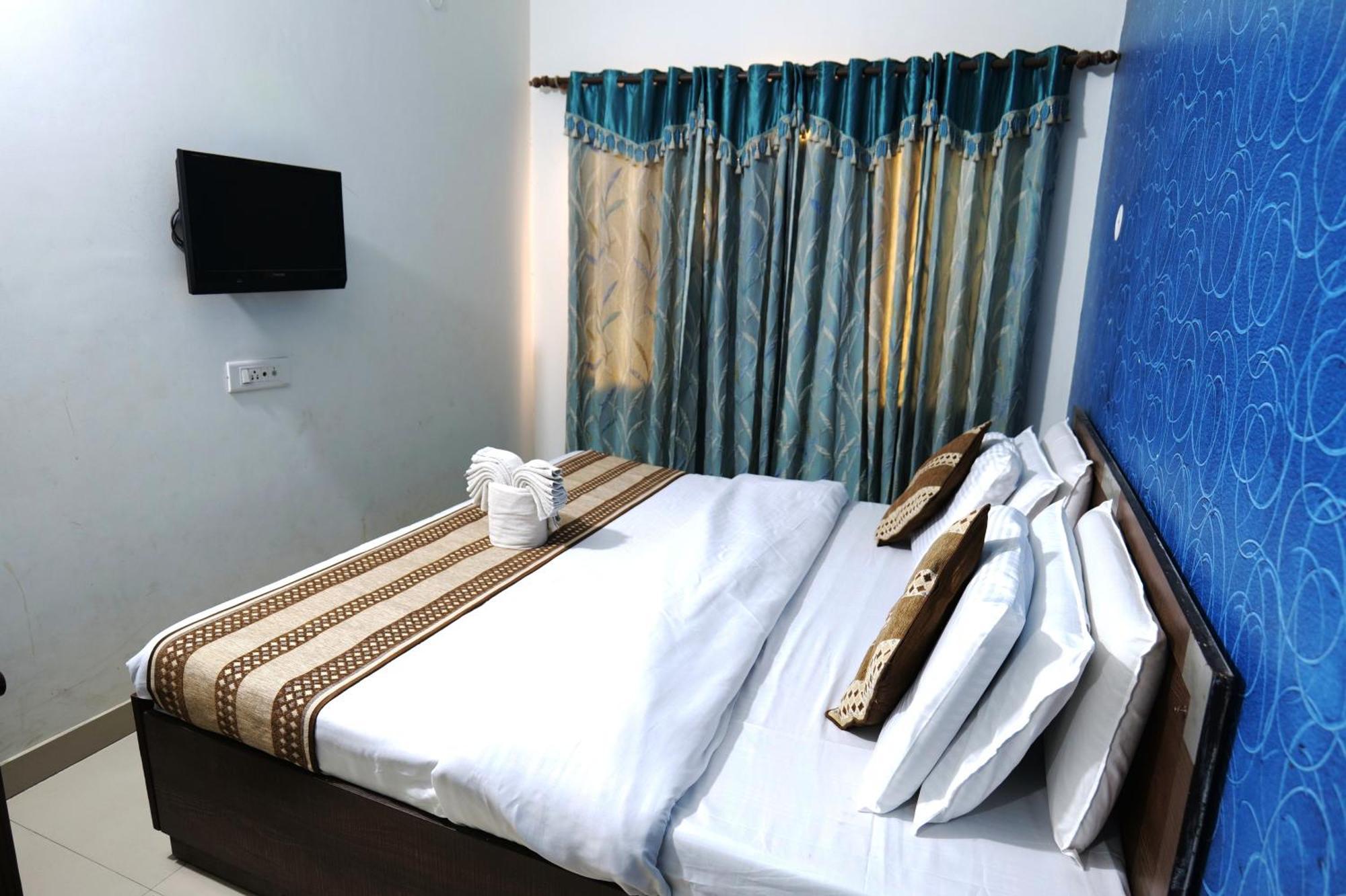 Hotel Holiday Comfort อัมริตสา ภายนอก รูปภาพ