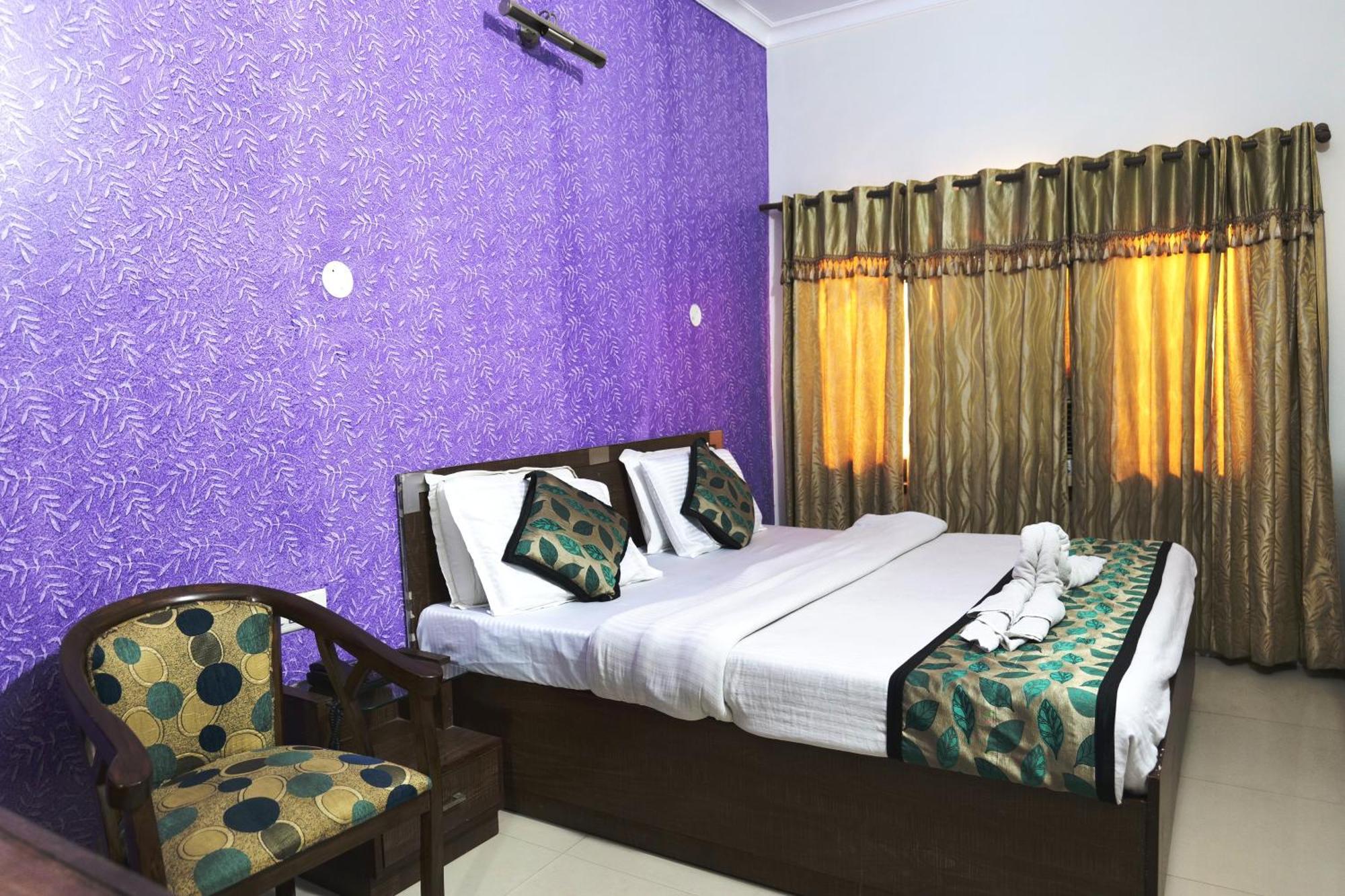 Hotel Holiday Comfort อัมริตสา ภายนอก รูปภาพ