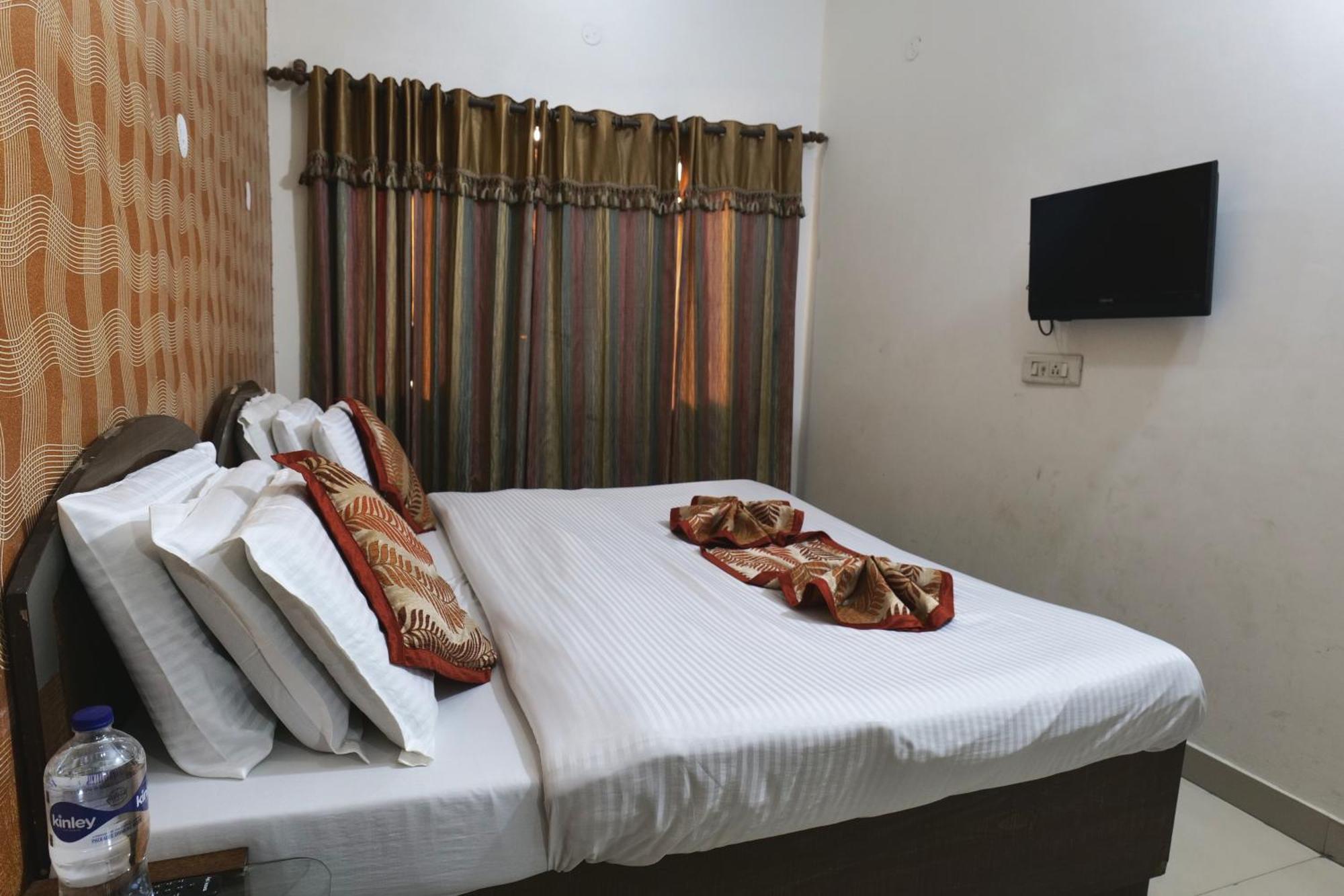 Hotel Holiday Comfort อัมริตสา ภายนอก รูปภาพ