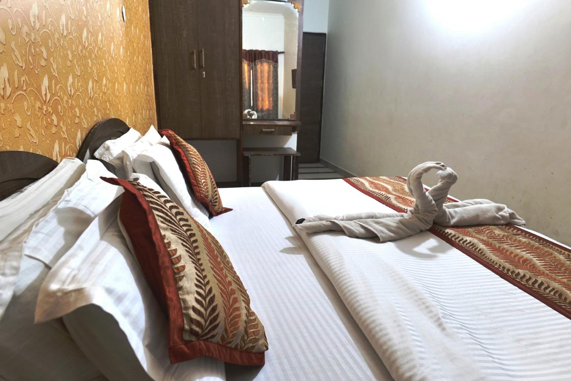 Hotel Holiday Comfort อัมริตสา ภายนอก รูปภาพ
