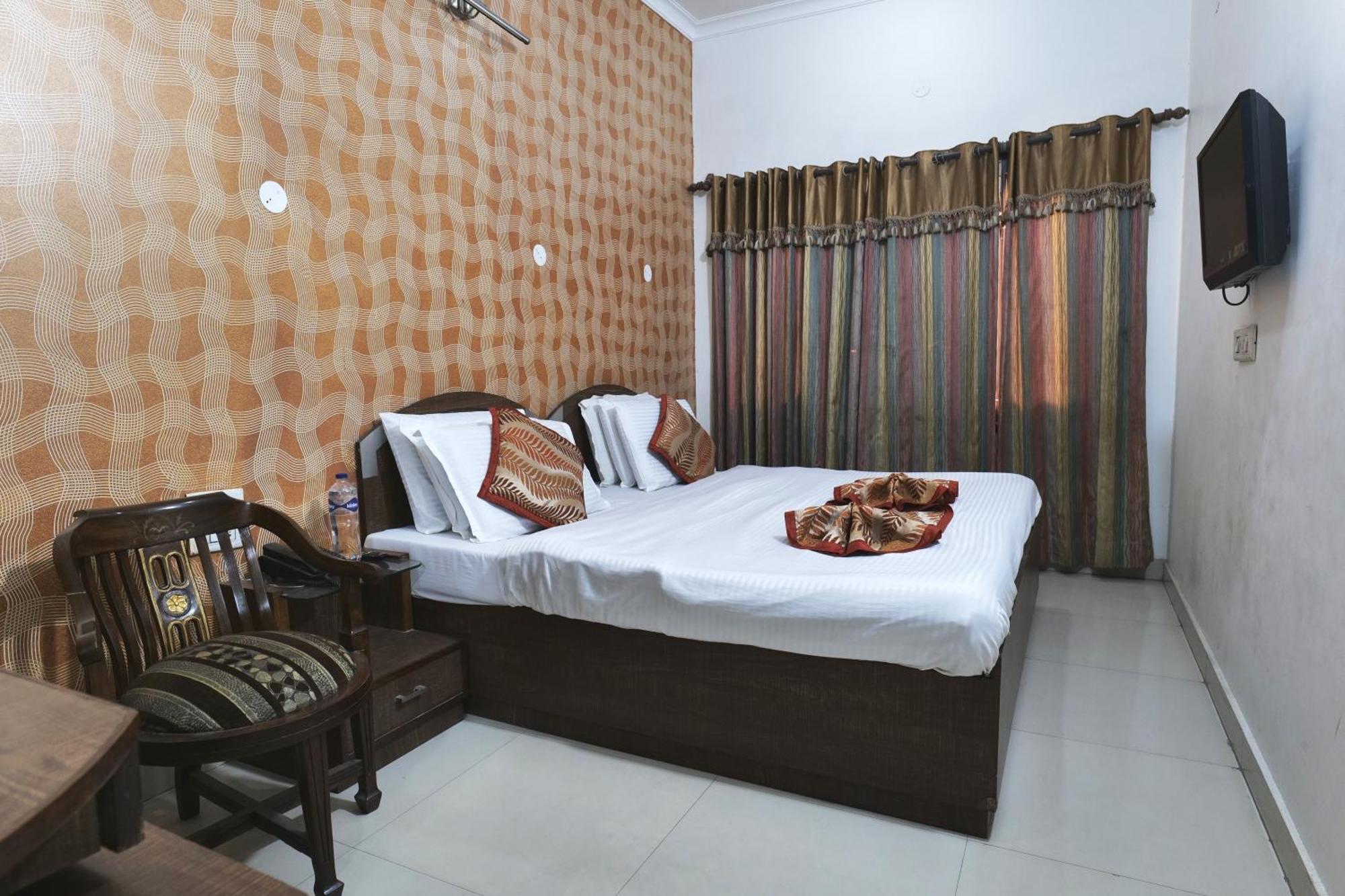 Hotel Holiday Comfort อัมริตสา ภายนอก รูปภาพ