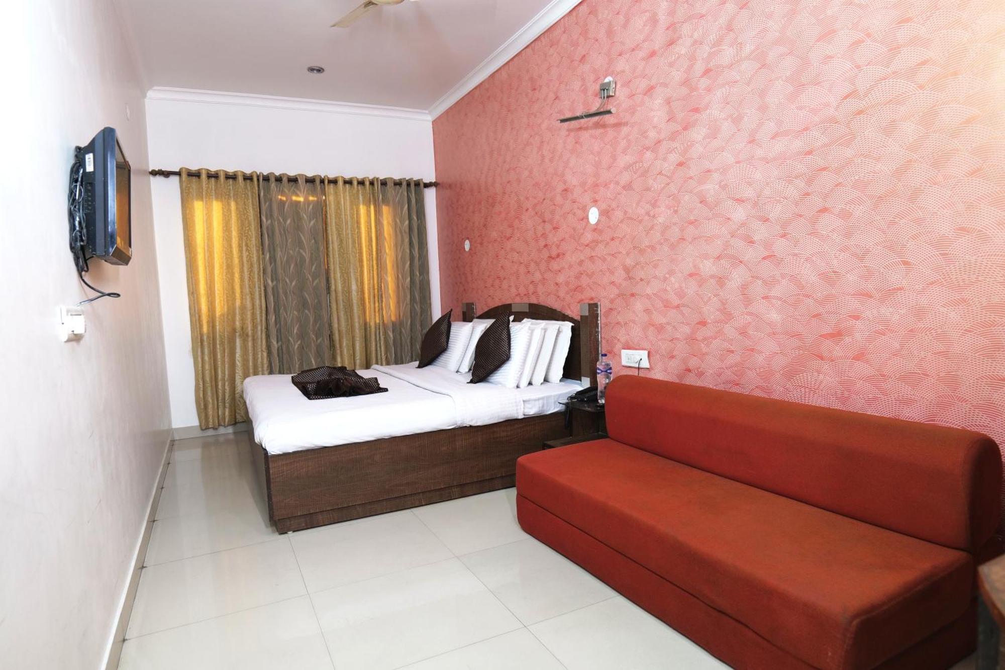 Hotel Holiday Comfort อัมริตสา ภายนอก รูปภาพ