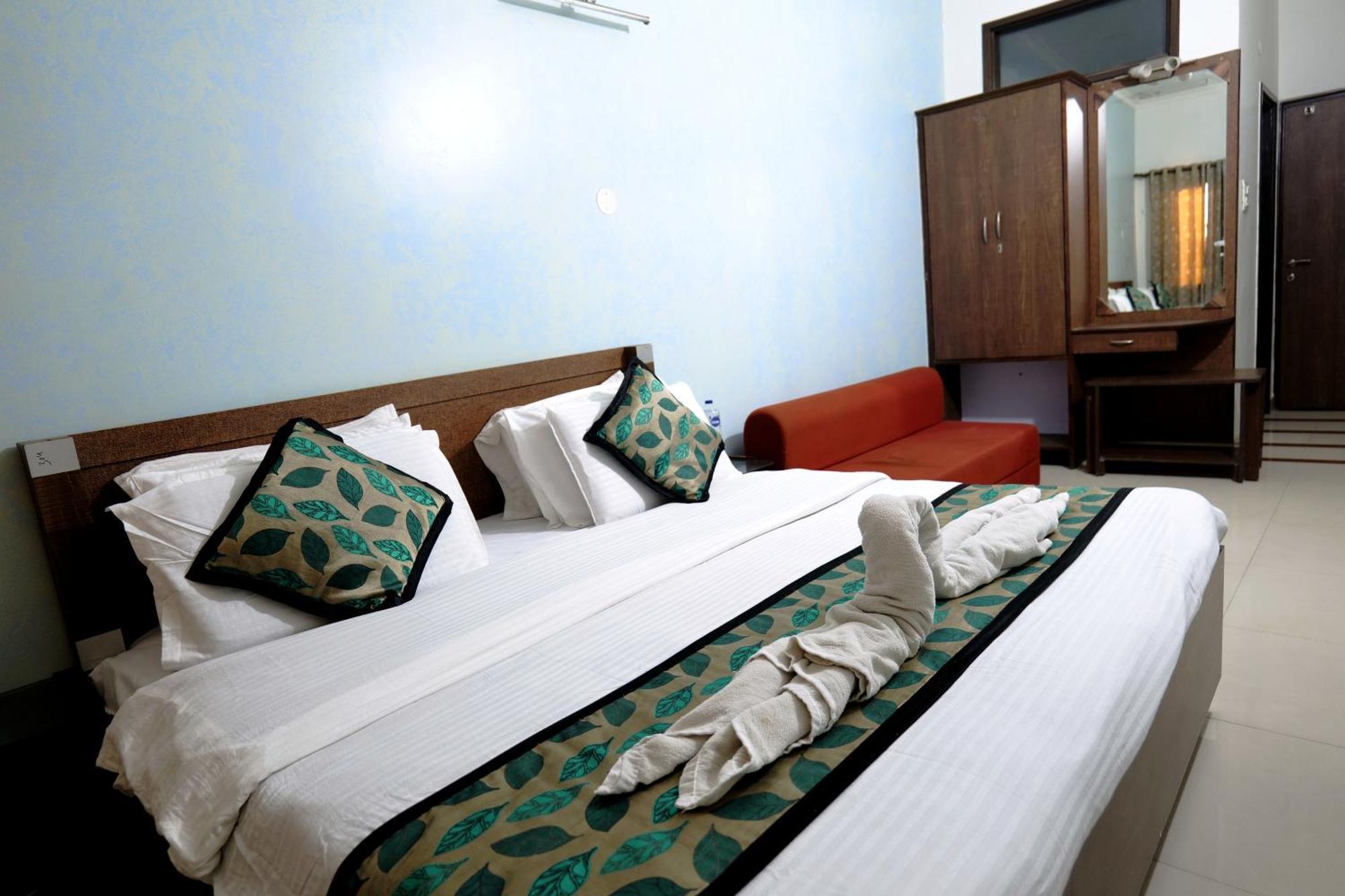 Hotel Holiday Comfort อัมริตสา ภายนอก รูปภาพ