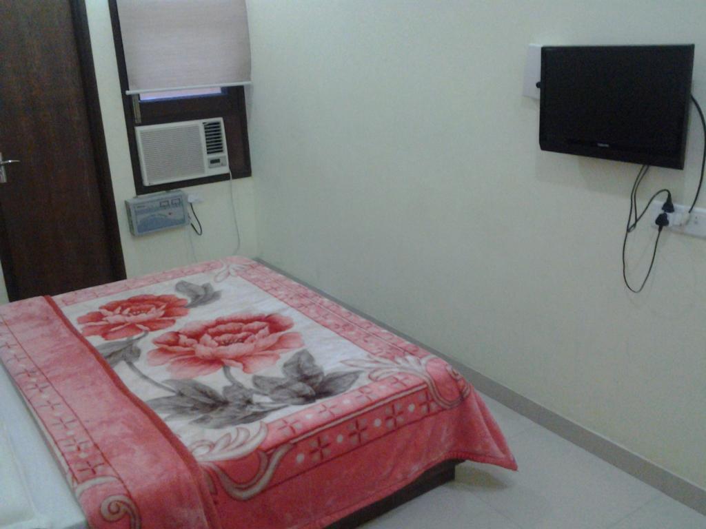 Hotel Holiday Comfort อัมริตสา ภายนอก รูปภาพ