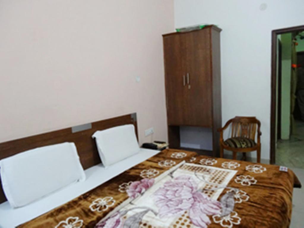 Hotel Holiday Comfort อัมริตสา ภายนอก รูปภาพ