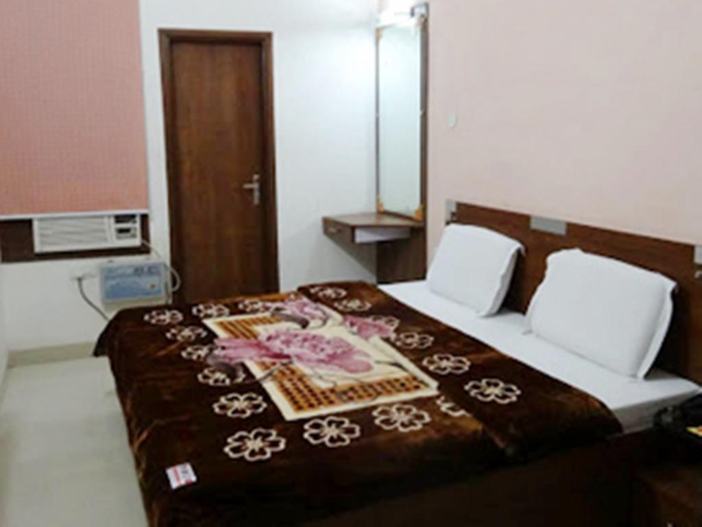 Hotel Holiday Comfort อัมริตสา ภายนอก รูปภาพ