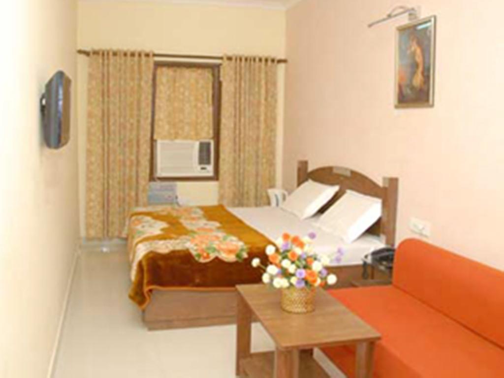 Hotel Holiday Comfort อัมริตสา ภายนอก รูปภาพ