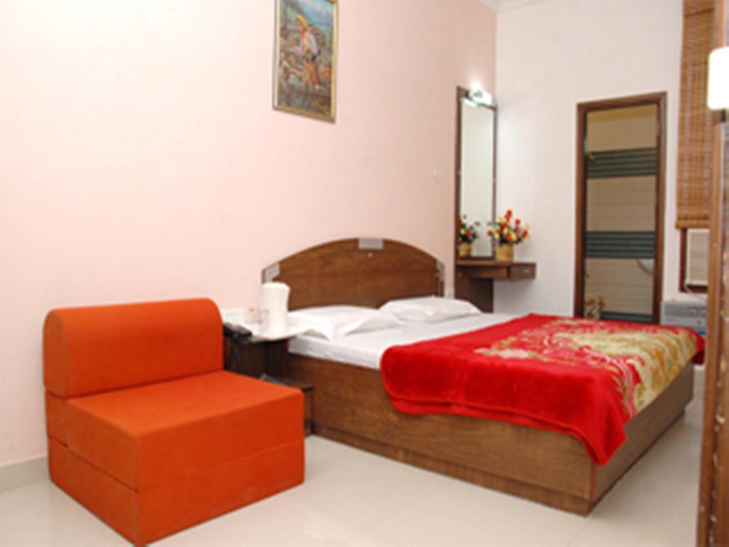 Hotel Holiday Comfort อัมริตสา ภายนอก รูปภาพ